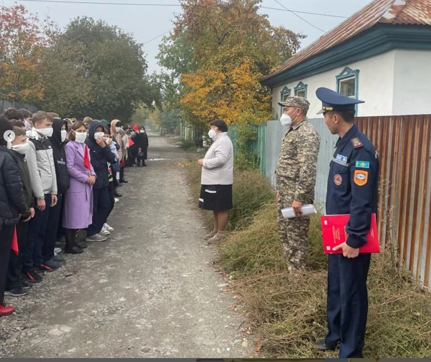 СДВА - ны шығару кезінде мектепті эвакуациялау бойынша жаттығу.